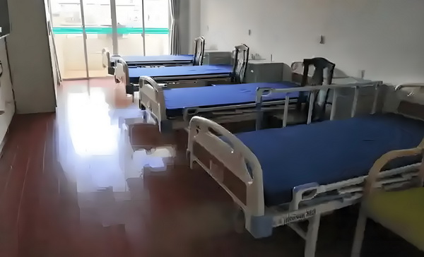自己办理积分落户_冯骥荐电影南京照相馆:没有抒情只有血的事实 需要品质过关你只游戏